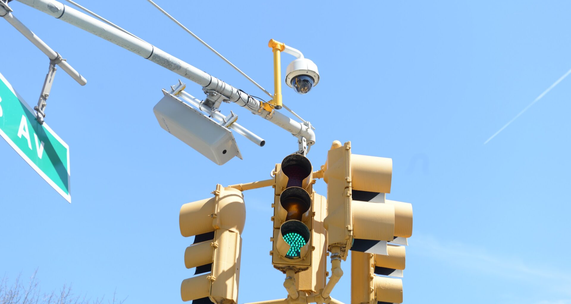 NYC expands red light cameras to 600 intersections, meeting goal