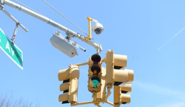 NYC expands red light cameras to 600 intersections, meeting goal