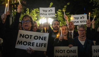 Mayor Mamdani jeered as ‘traitor’ by pro-Palestine protesters who crashed Oct. 7 vigil, chanted support for terrorists as New Yorkers mourn