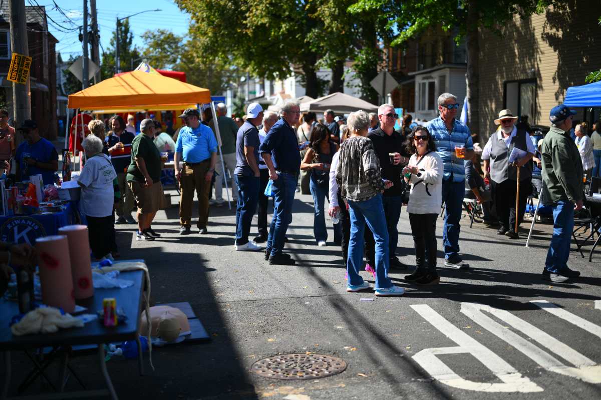 Neir’s Tavern in Woodhaven celebrates 197th anniversary during block party – QNS