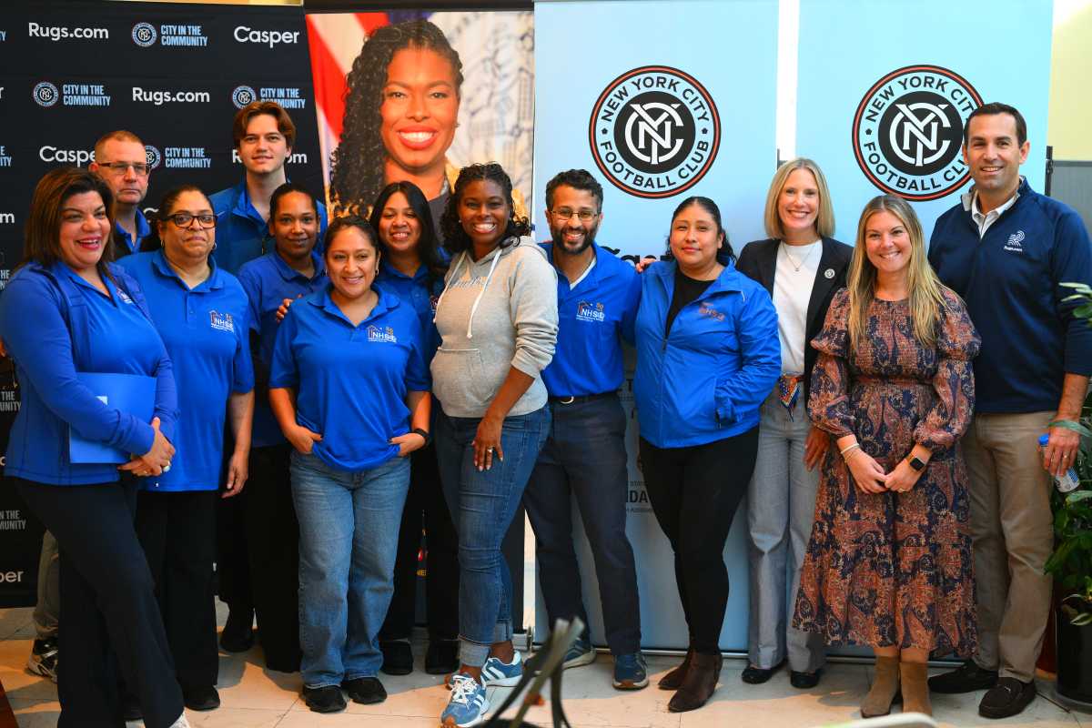 NYCFC joins CM Thomas-Henry, AM Hooks to distribute almost 200 mattresses across Queens – QNS