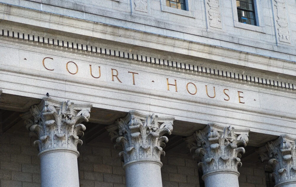Judge censured over courtroom handgun stunt