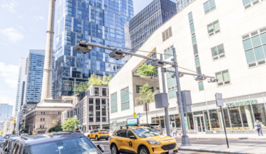 Report: Ending Federal Commuter Tax Benefit Would Put Thousands More Cars in Manhattan
