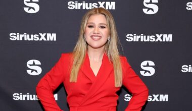 Kelly Clarkson Hits Back After Brooklyn Store Defends Staff