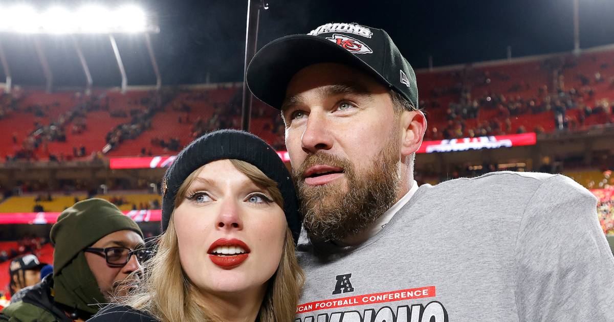 Taylor Swift and Travis Kelce Hold Hands on NYC Date Night