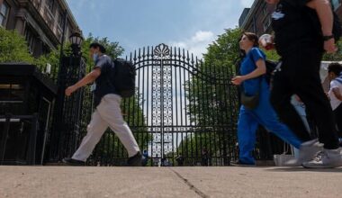 NYC Mayor Threatens to Sue Columbia Over Gated Sidewalk
