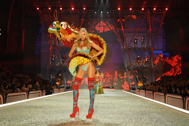 PARIS, FRANCE - NOVEMBER 30: Elsa Hosk walks the runway during the 2016 Victoria's Secret Fashion Show on November 30, 2016 in Paris, France. (Photo by Dimitrios Kambouris/Getty Images for Victoria's Secret)