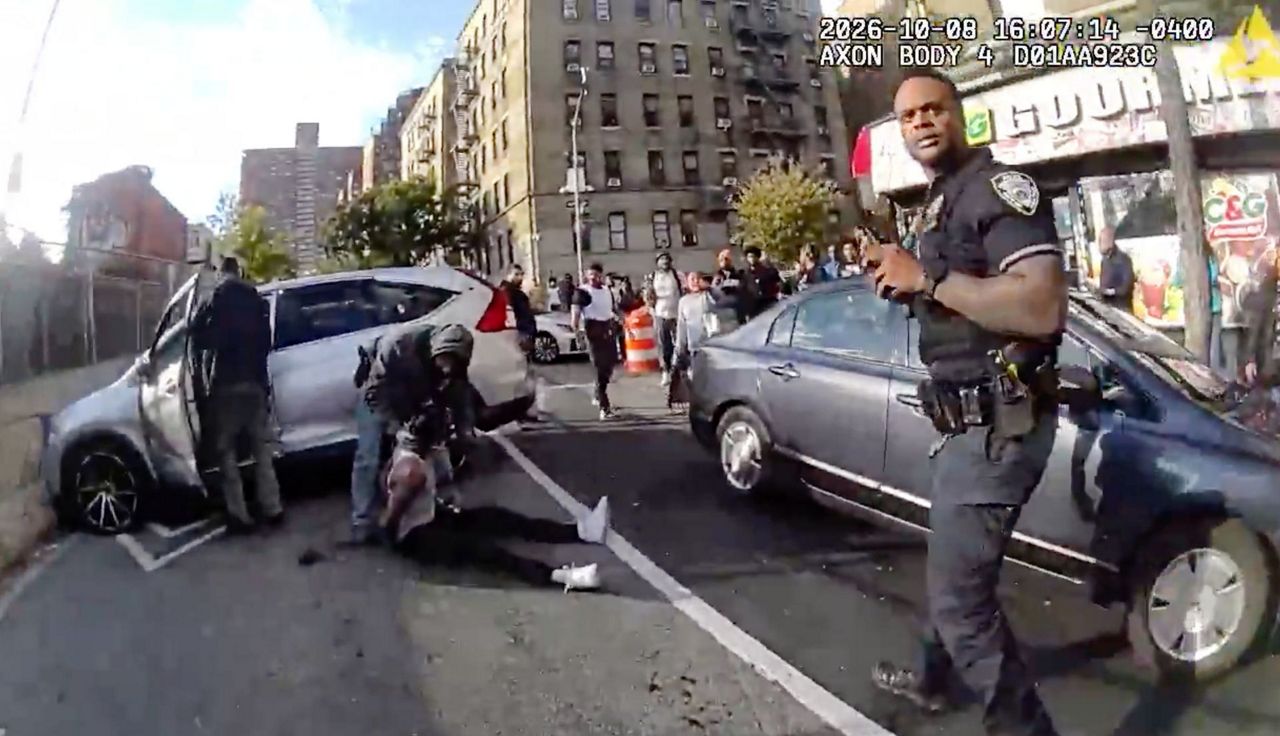 Lawyers for NY man shot by ICE say officer fired into car without warning