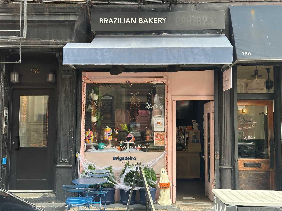 Brigadeiro Bakery's storefront.