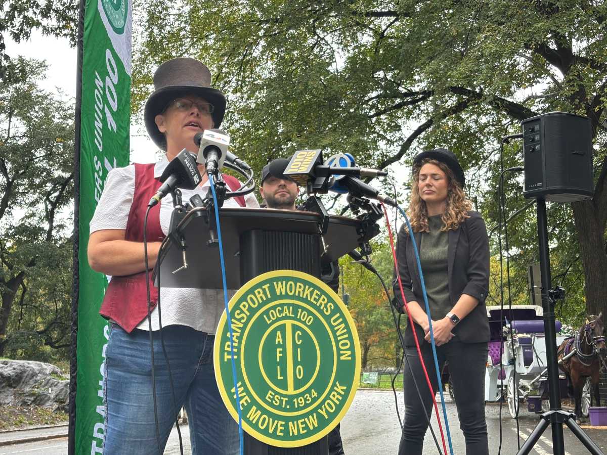 Transport Workers Union, carriage horse workers rail against Menin and Mamdani deal to end industry