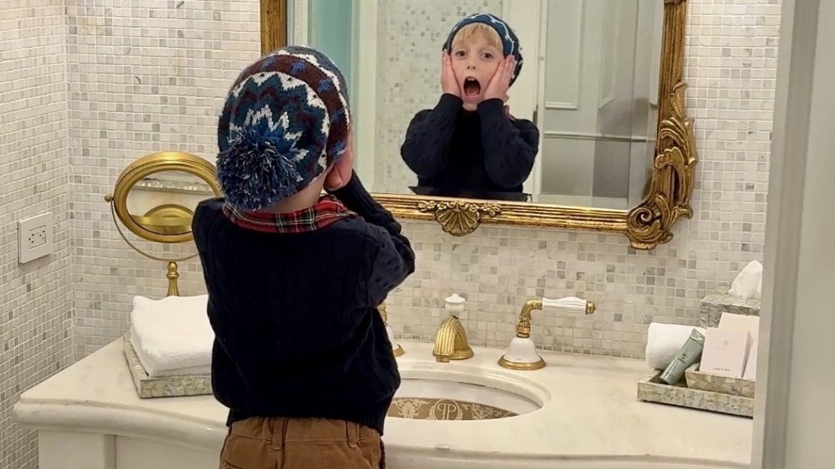Kevin McCallister lookalike contest winner gets ‘Home Alone’ experience at Plaza Hotel – NBC New York