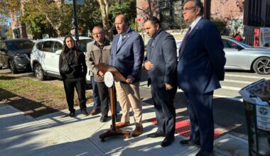 Staten Island lawmakers blast city over dark streets, unresolved 311 complaints