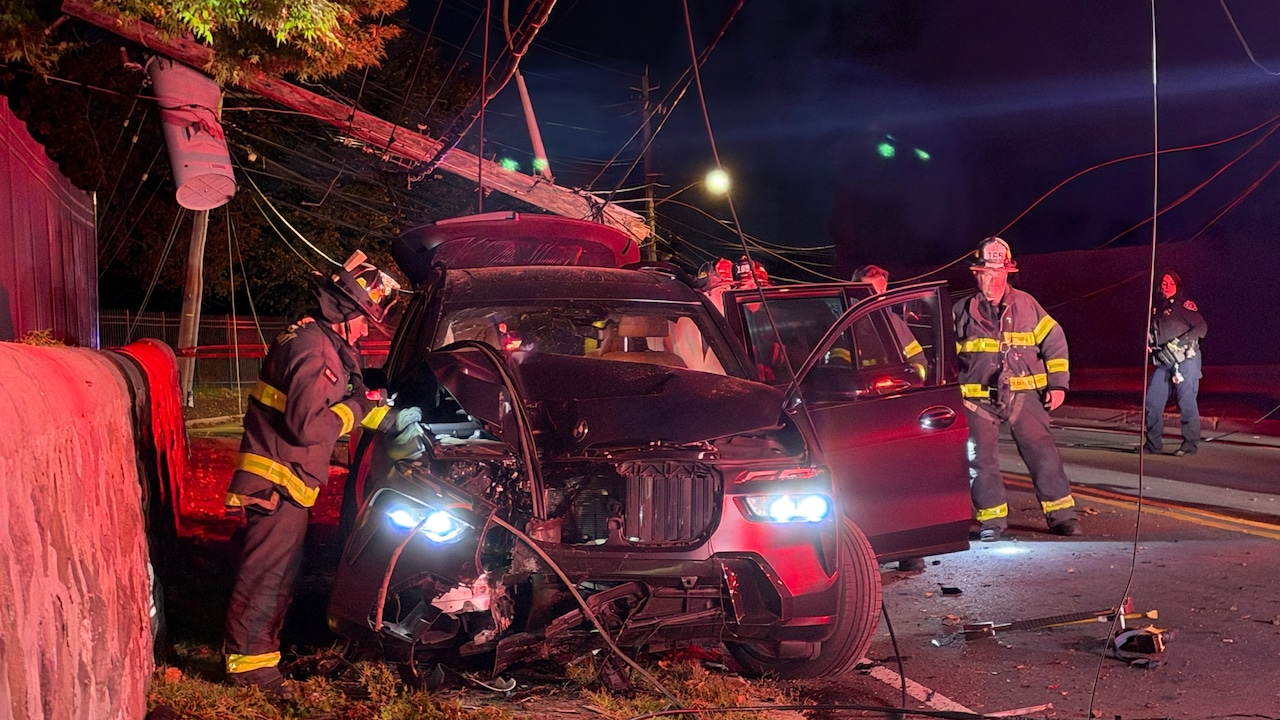 Car vs. Pole New Dorp