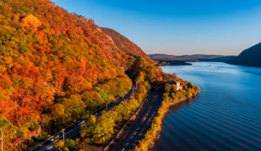 One $15 scenic train ride from NYC stops in 5 charming Hudson Valley towns for some of the state’s best fall foliage — and 12 extra trips are being added this autumn