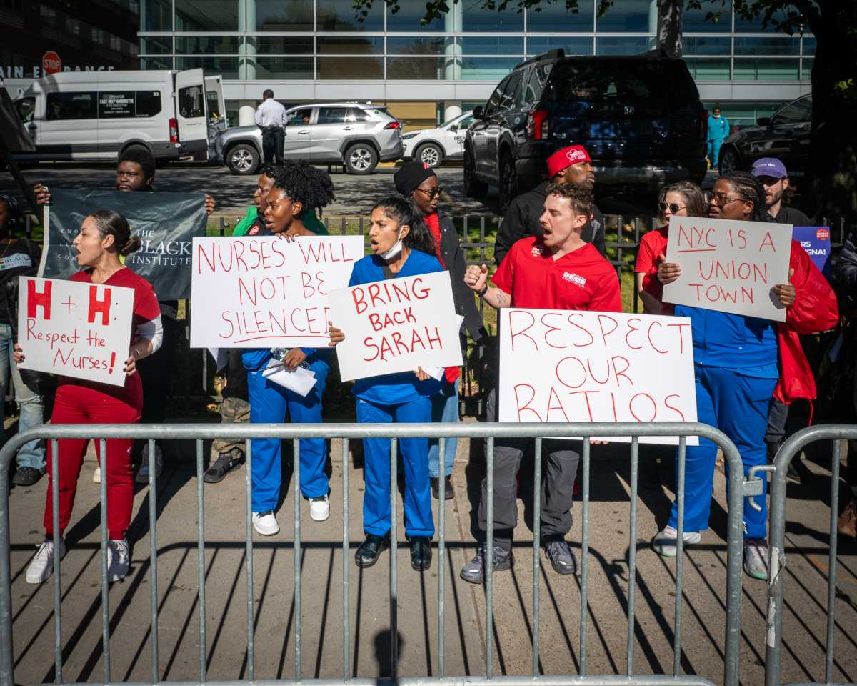 NYSNA nurses demand reinstatement of suspended Kings County Hospital union nurse • Brooklyn Paper