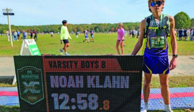 Klahn breaks West Valley course record, finishes first at Manhattan Invite