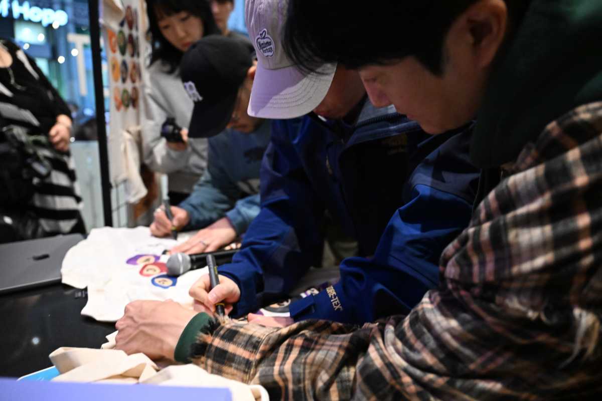 Epik High kicked off their North American tour in New York City last week, meeting fans beforehand.