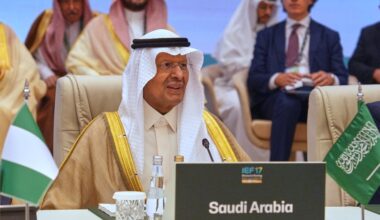 Saudi and Yemeni Airports Hit in New Round of Strikes