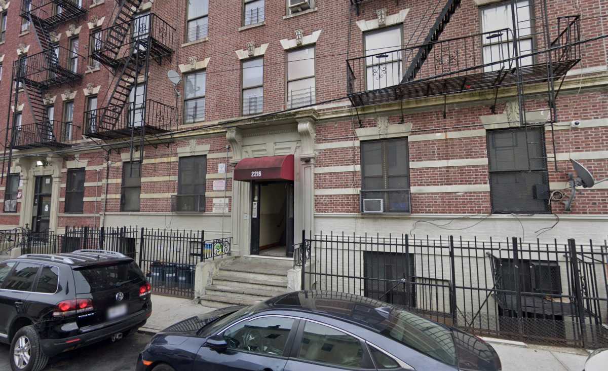 Bronx apartment building where man was stabbed to death