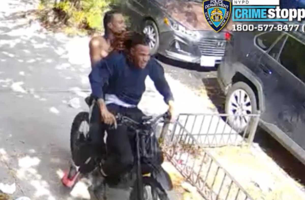 suspects who stabbed off-duty cop in Bronx riding e-bike