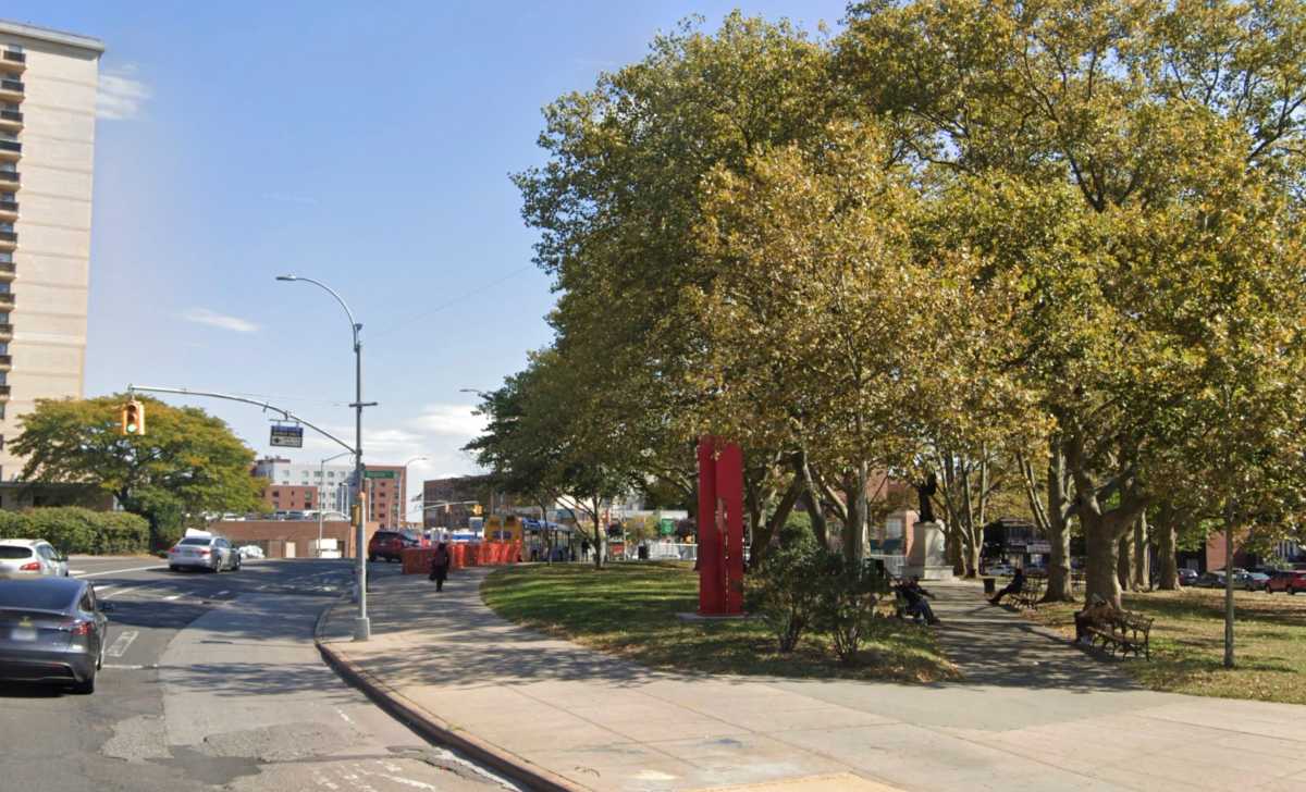 street near queens park where man was found stabbed to death