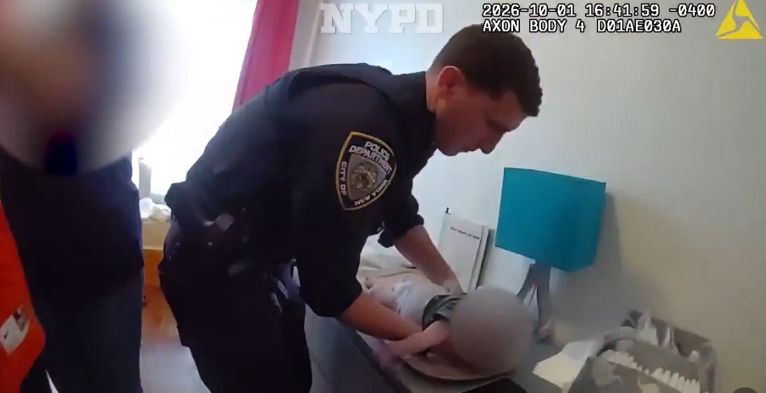 SEE IT: NYPD cops save 1-month-old baby who had stopped breathing in Queens