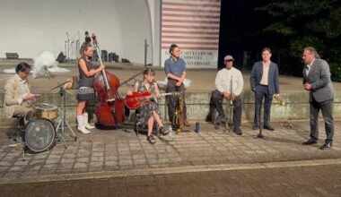 Queens residents learn to dance at Forest Park concert – QNS