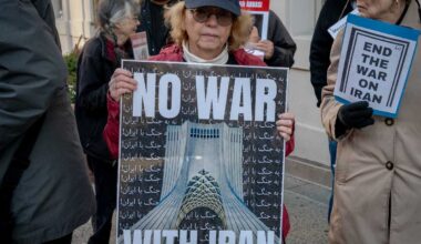 ‘Stop the war on Iran’: Brooklyn peace activists urge Jeffries to help end conflict • Brooklyn Paper