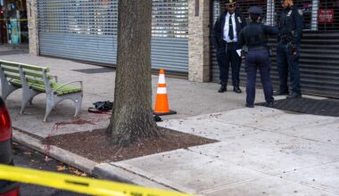 Man hospitalized following bloody early-morning shooting on Queens street: NYPD