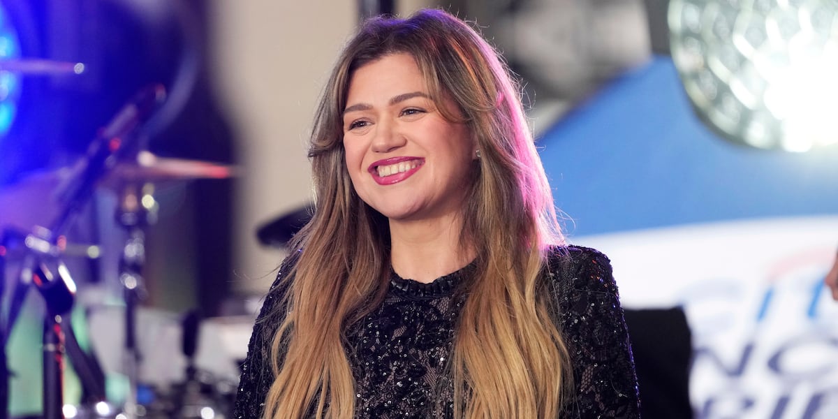 Kelly Clarkson and a Brooklyn store clashed on social media. Behind it, power dynamics loomed