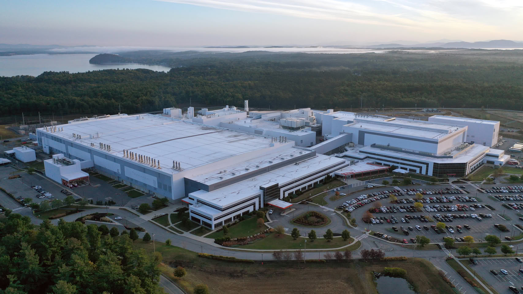GlobalFoundries to Operate Two New Semiconductor Fabs in New York