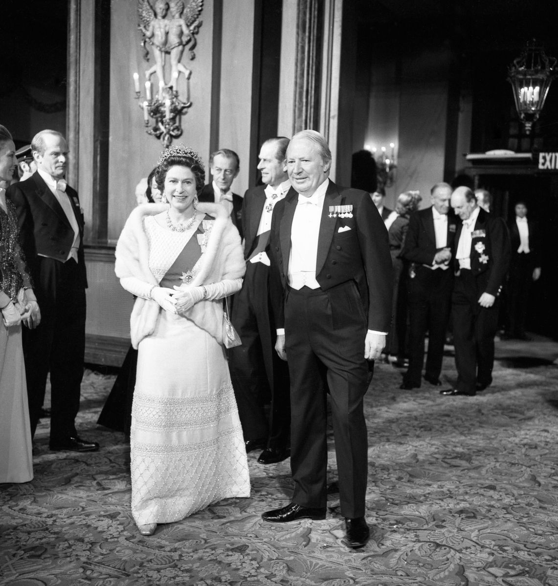 On January 3, 1973, Elizabeth attended the Fanfare for Europe Gala at the Royal Opera House in London’s Covent Garden, wearing the Plunket Tiara.