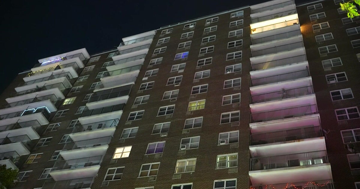 Woman dead, child seriously hurt after apparent fall from Bronx building, police say