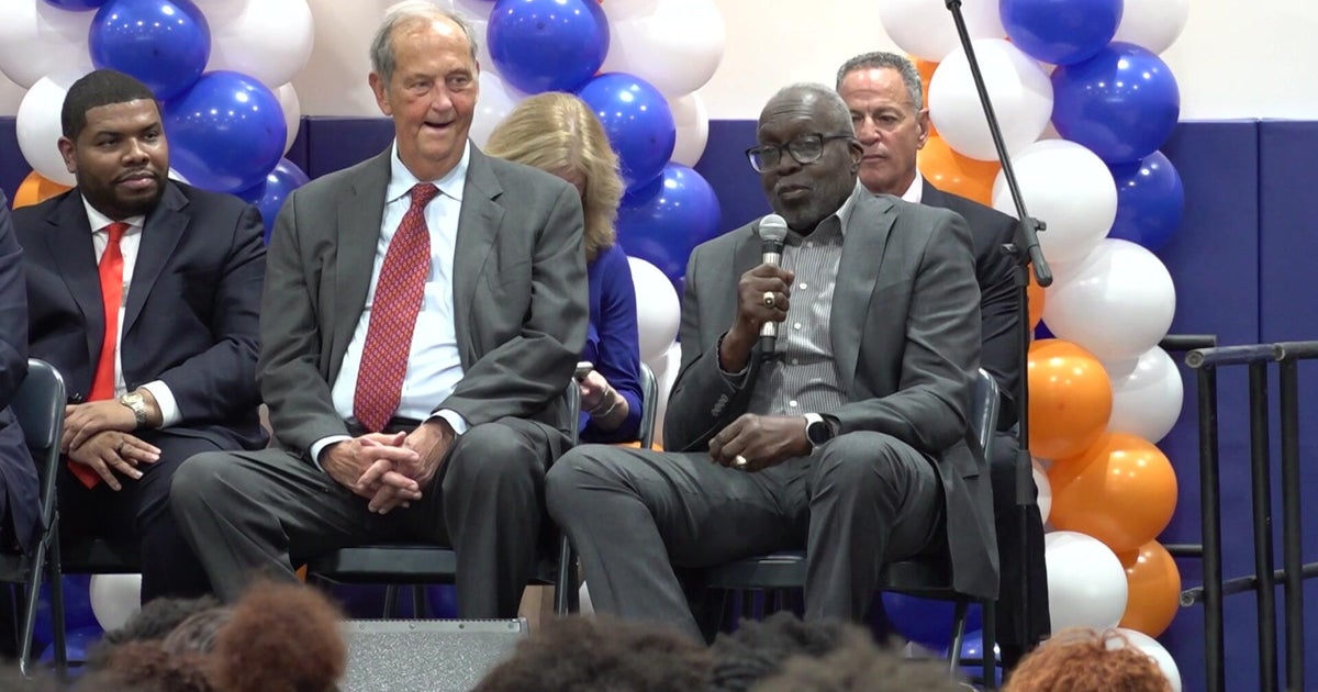NBA legends celebrate opening of Earl Monroe School's permanent campus in South Bronx