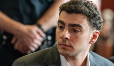 Manhattan prosecutors oppose dismissal of Luigi Mangione's New York murder case