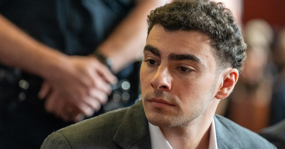 Manhattan prosecutors oppose dismissal of Luigi Mangione's New York murder case