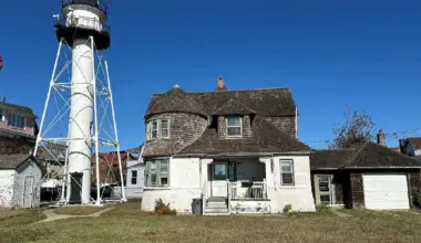 City to consider landmarking Coney Island Lighthouse • Brooklyn Paper