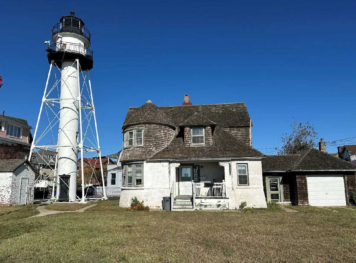 City to consider landmarking Coney Island Lighthouse • Brooklyn Paper