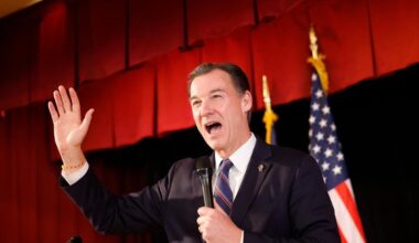 Police, firefighter unions back Dem NY Rep. Tom Suozzi