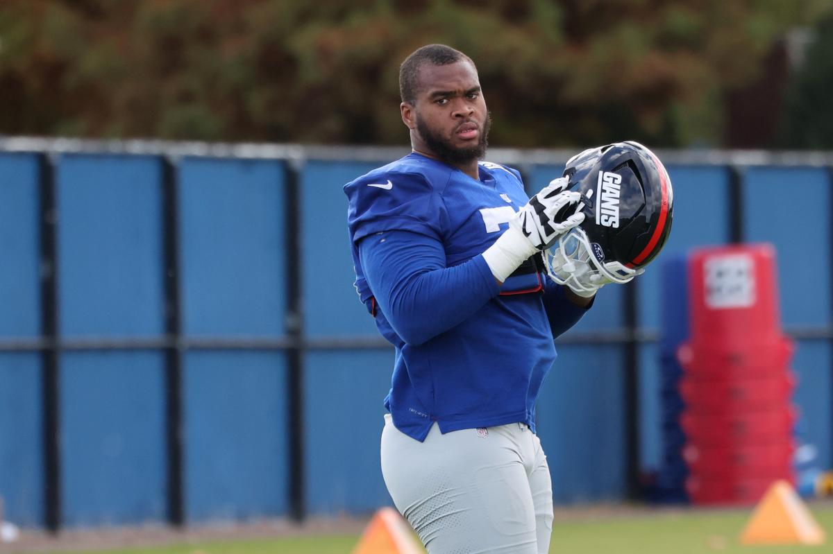 Eagles sign Giants bust Evan Neal to practice squad after Raiders release