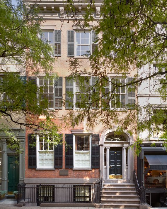 In 1888, an architect expanded the attic to a full-height floor and added windows to match the floors below.