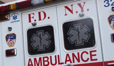 2 critically hurt in Manhattan apartment building fire, FDNY says