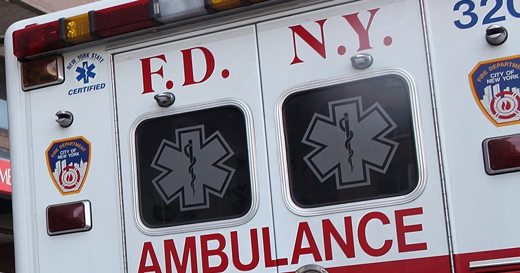 2 critically hurt in Manhattan apartment building fire, FDNY says