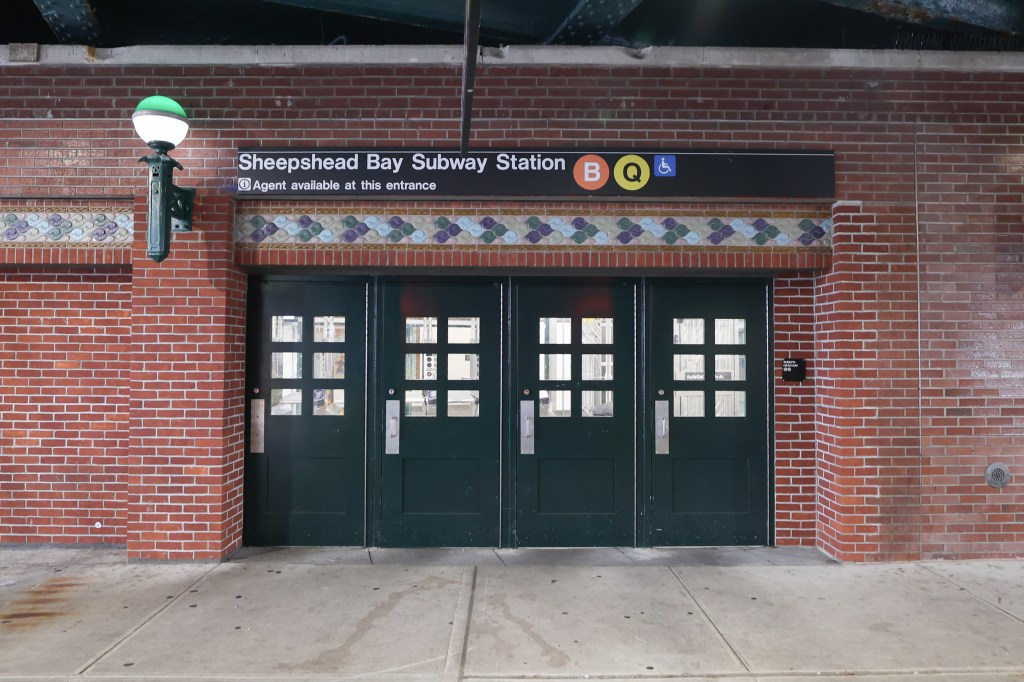 Entrance of the Sheepshead Bay subway station.