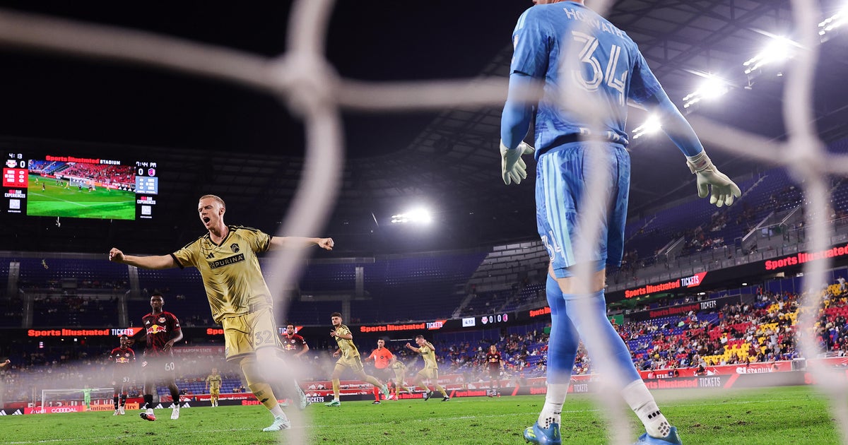 Becher, Ostrak each score late in 2nd half, St. Louis beats Red Bulls 3-0