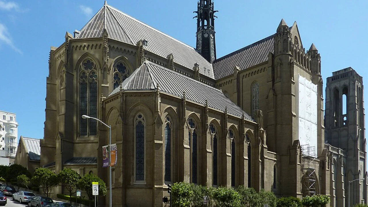 Exterior view of Grace Cathedral, which now occupies the block where Crocker’s mansion stood. Image credits: Wikimedia Commons Grace_Cathedral