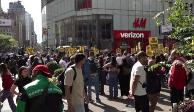 Hundreds march in anti-ICE protest in NYC's Herald Square