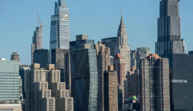 Manhattan Office Recovery Spreads Beyond Trophy Buildings