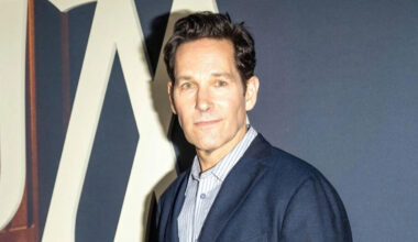 Paul Rudd Spotted Window Shopping at the Brooklyn Toy Store Kelly Clarkson Called Out