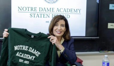 Gov. Kathy Hochul Visits Staten Island School After 5th-Grader’s Handwritten Invitation
